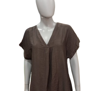 Blusa con pico y manga corta