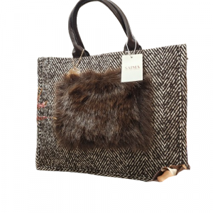 Bolso kasandra go. Mujer. Grande. Bolsillo delantero en pelo. Exterior efecto paño